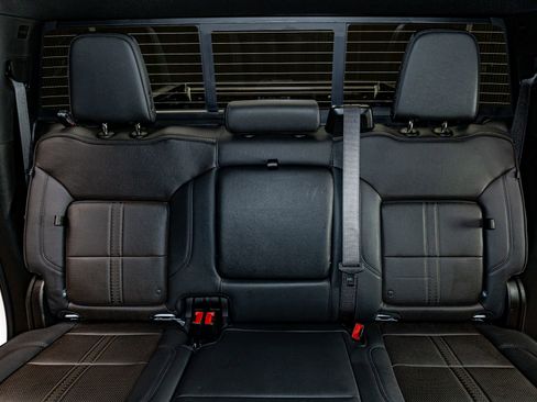 Used 2025 Chevrolet Silverado 2500 High Country w/ Technology Package image 26