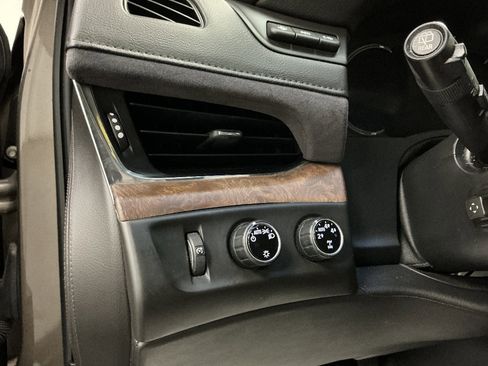 Used 2016 Cadillac Escalade ESV Luxury image 13