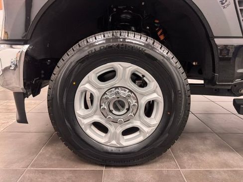 Used 2025 Ford F250 XLT AWD/4WD image 35