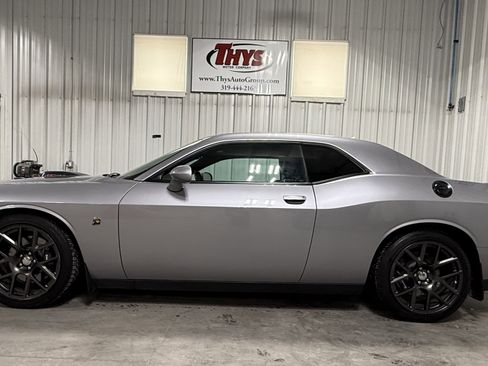 Used 2016 Dodge Challenger R/T Scat Pack RWD image 11