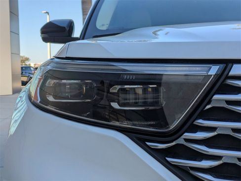 Used 2023 Ford Explorer Platinum w/ Technology Package image 10