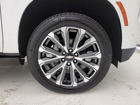 New 2025 Chevrolet Suburban High Country image 33