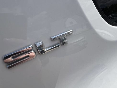 Used 2017 GMC Acadia SLT AWD/4WD image 24