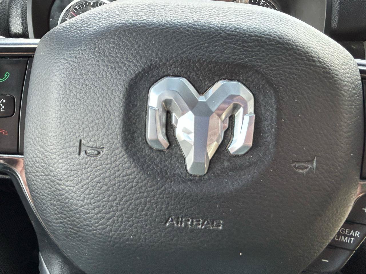 Used 2020 RAM 1500 4x4 Crew Cab image 19