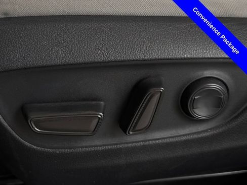 Used 2019 Toyota RAV4 XLE w/ Convenience Package FWD image 7