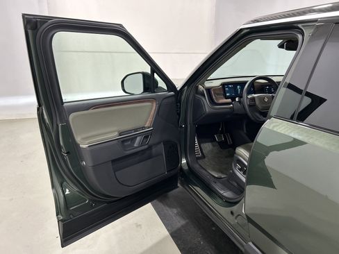 Used 2024 Rivian R1S Adventure AWD/4WD image 16