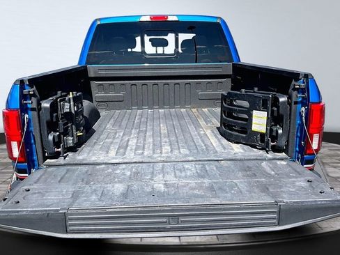 Used 2019 Ford F150 Lariat w/ Equipment Group 502A Luxury AWD/4WD image 18