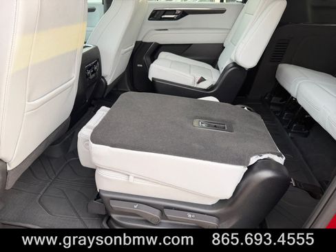 Used 2025 Chevrolet Suburban Premier w/ Sun And Tow Package AWD/4WD image 16