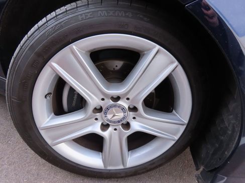 Used 2011 Mercedes-Benz C 300 Sedan image 18