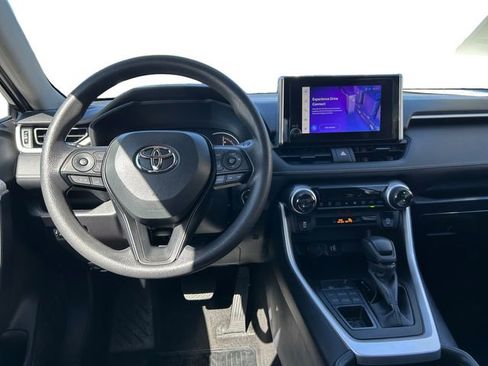 Used 2025 Toyota RAV4 XLE image 12