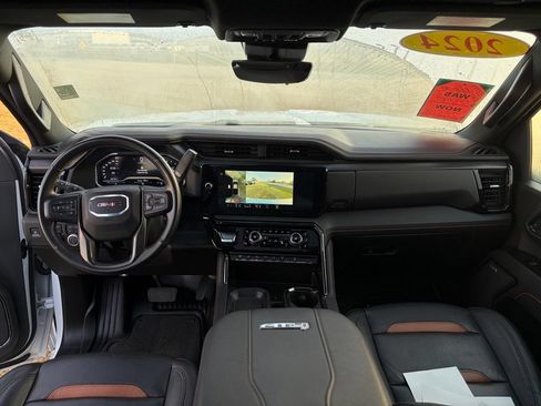 Used 2024 GMC Sierra 2500 AT4 w/ AT4 Premium Plus Package AWD/4WD image 29