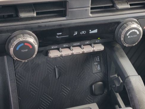 Used 2025 Toyota 4Runner SR5 image 17