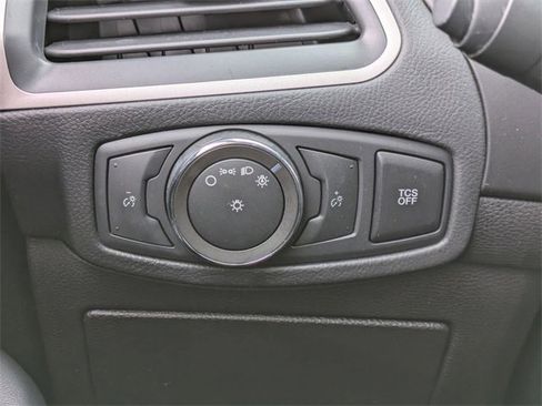 Used 2022 Ford Edge SE image 16