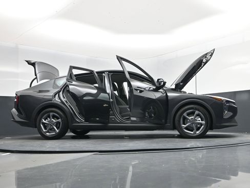 New 2025 Kia K4 LXS image 21