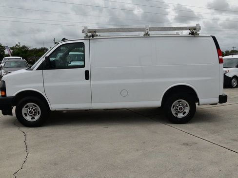 Used 2020 GMC Savana 2500 w/ Enhanced Convenience Package RWD image 4