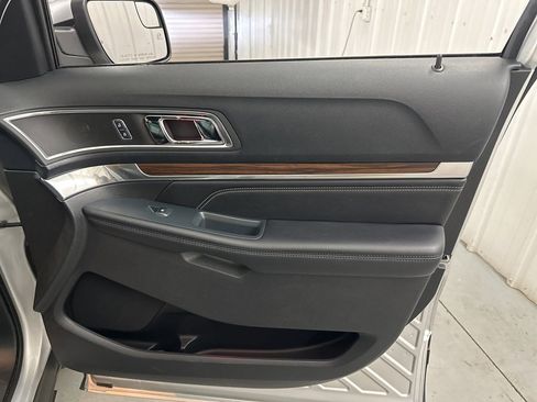 Used 2016 Ford Explorer Limited image 44