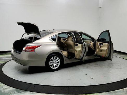 Used 2015 Nissan Altima 2.5 S w/ Power Driver Seat Package FWD image 11