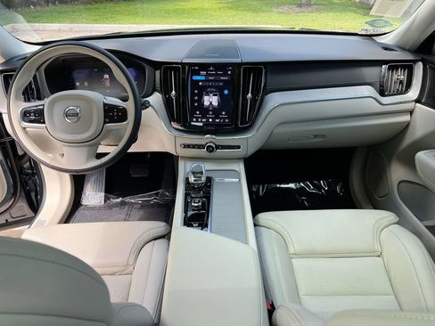 Used 2025 Volvo XC60 B5 Ultra w/ Protection Package Premier AWD/4WD image 20