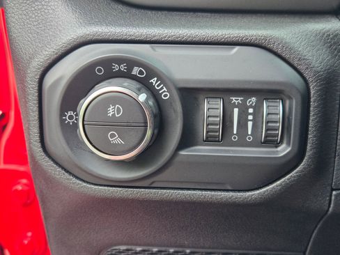 Used 2021 Jeep Gladiator Sport AWD/4WD image 24