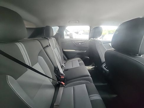 Used 2024 Chevrolet Blazer LT w/ Convenience Package FWD image 4