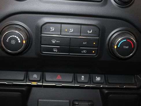 Used 2020 Chevrolet Silverado 1500 LT AWD/4WD image 28