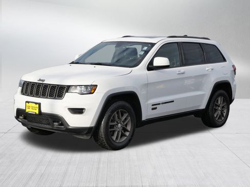 Used 2017 Jeep Grand Cherokee Limited 75th Anniversary image 3