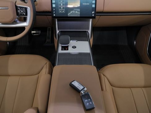 Used 2026 Land Rover Range Rover Long Wheelbase SE AWD/4WD image 64