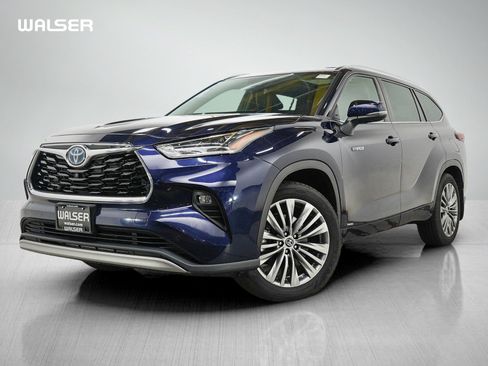 Used 2021 Toyota Highlander Platinum AWD/4WD image 1