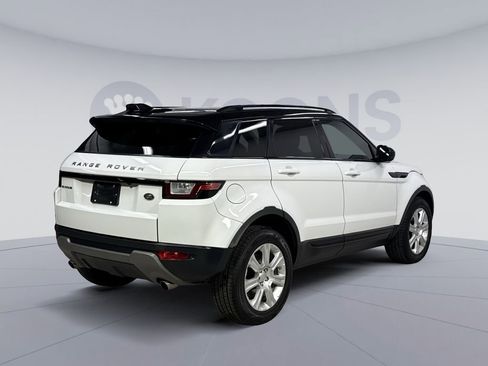 Used 2018 Land Rover Range Rover Evoque SE image 12