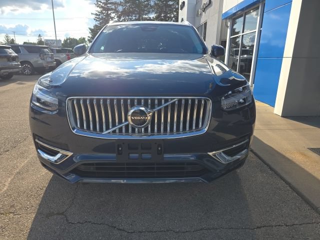 Used 2023 Volvo XC90 B6 Plus w/ Protection Package Premier AWD/4WD image 2
