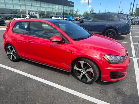 Used 2015 Volkswagen GTI SE w/ Lighting Package (SEL) FWD image 9