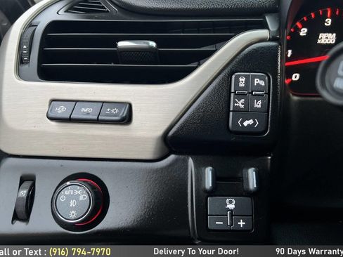 Used 2015 GMC Yukon XL Denali w/ Premium Package image 24