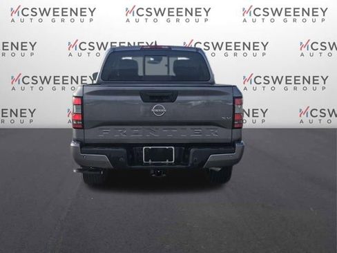 Used 2022 Nissan Frontier SV image 4