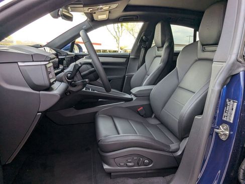 New 2025 Porsche Macan 4S Electric image 5