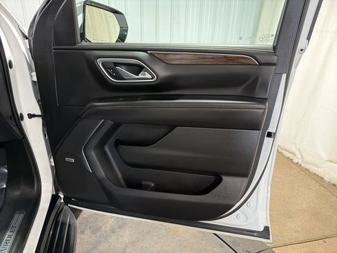 Used 2021 Chevrolet Suburban Premier w/ Premium Package AWD/4WD image 22