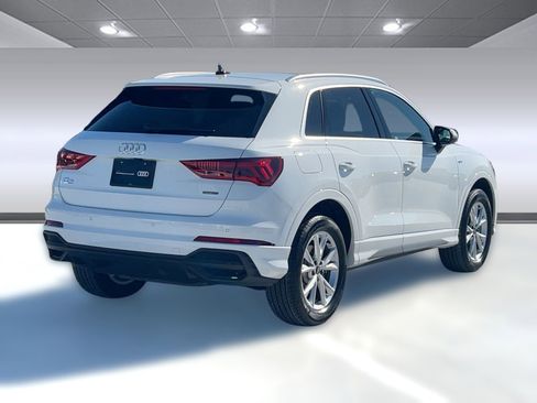 Certified 2025 Audi Q3 2.0T Premium w/ Convenience Package image 9