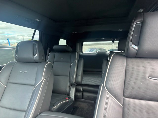 Used 2023 Cadillac Escalade Premium Luxury AWD/4WD image 29