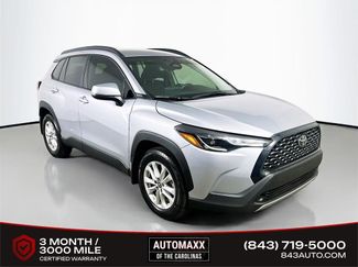 Used 2024 Toyota Corolla Cross LE video 1