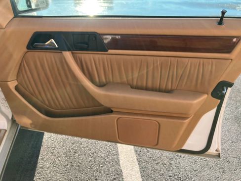 Used 1991 Mercedes-Benz 300 E 3.0 image 6