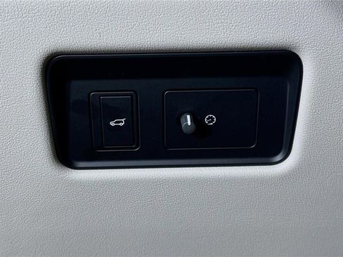 Used 2026 Jaguar F-PACE R-Dynamic S image 10