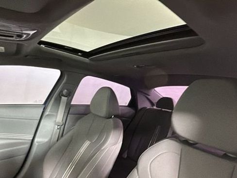 Used 2024 Hyundai Elantra SEL w/ Convenience Package FWD image 13