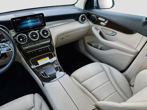 Certified 2022 Mercedes-Benz GLC 300 image 24
