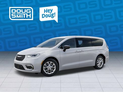 New 2026 Chrysler Pacifica Select image 2