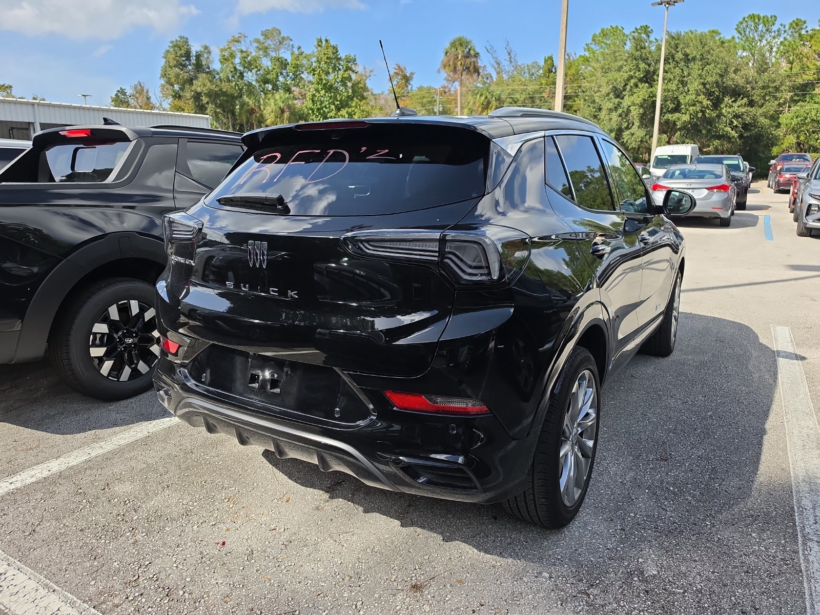 Used 2025 Buick Encore GX Avenir w/ Avenir Technology Package AWD/4WD image 4