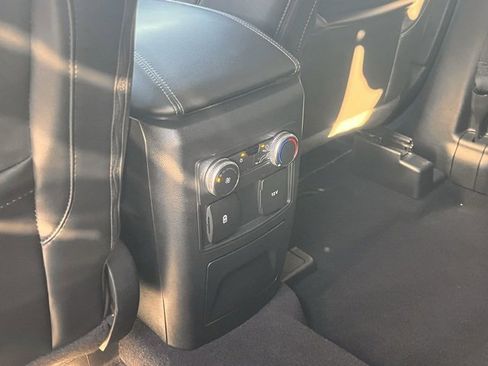 Used 2022 Ford Explorer XLT w/ Equipment Group 202A image 28