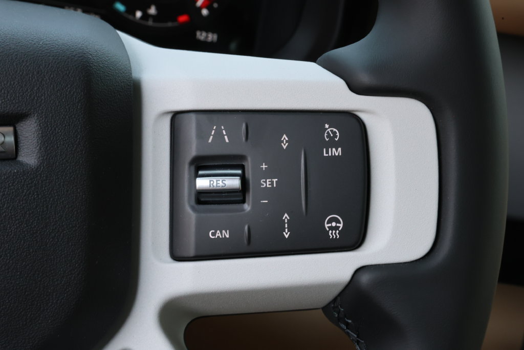 New 2026 Land Rover Defender 130 X-Dynamic SE AWD/4WD image 22