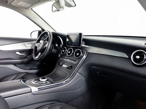 Used 2019 Mercedes-Benz GLC 300 4MATIC w/ Premium Package image 25