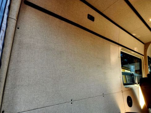 Used 2019 Mercedes-Benz Sprinter 2500 w/ Premium Plus Package image 41