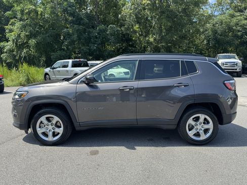 Used 2024 Jeep Compass Latitude AWD/4WD image 8