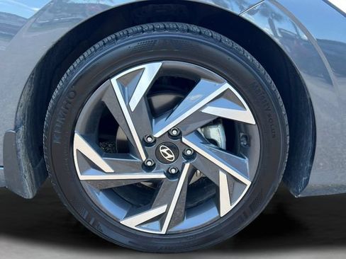 Certified 2025 Hyundai Elantra Sport FWD image 30